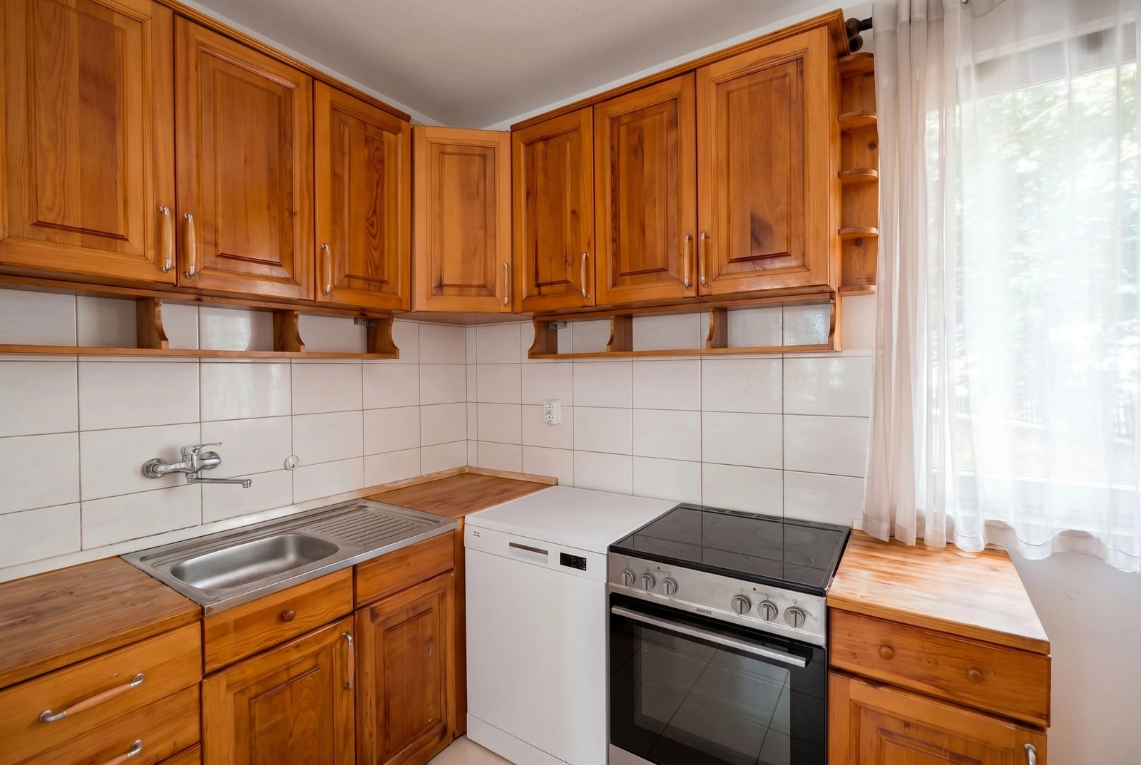 Dvosoban-stan-sa-terasom-i-pogledom-na-more-Budva-3 Dvosoban stan 56 m² – Budva — fotografija 4