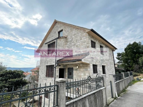 Kuća 280 m² – Tivat — fotografija 2