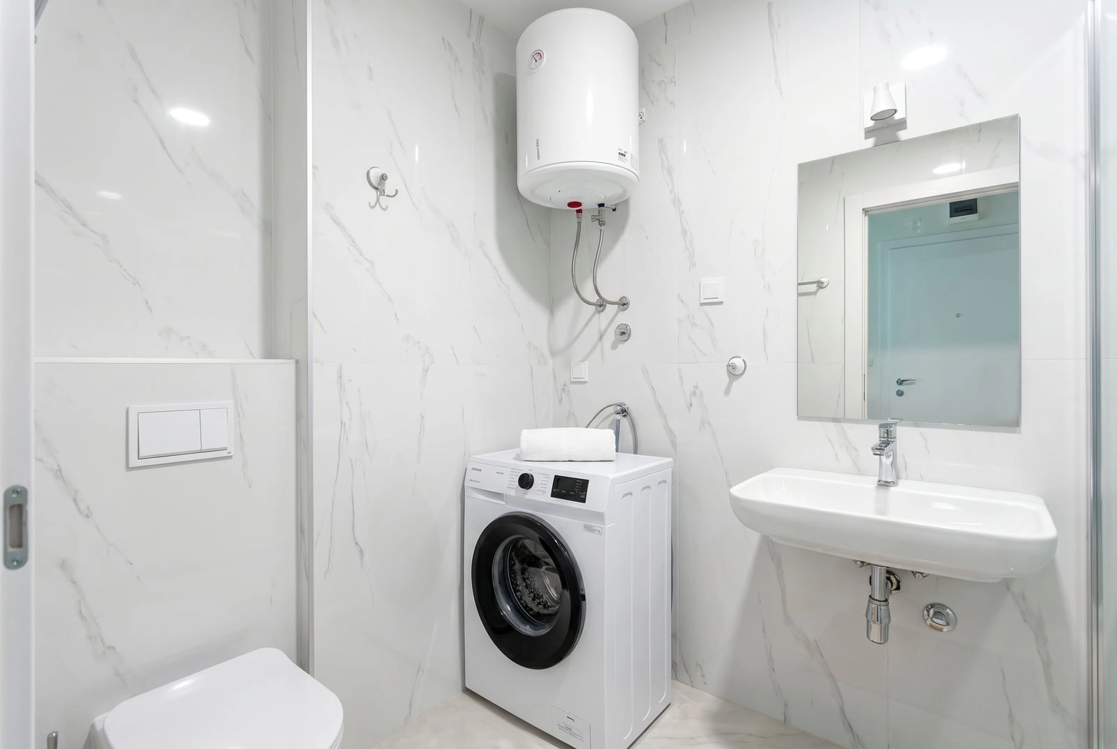 Namjesten-studio-od-33-m²-u-Becicima-Budva-5 Izdavanje: Stan 33 m² – Bečići, Budva — fotografija 6