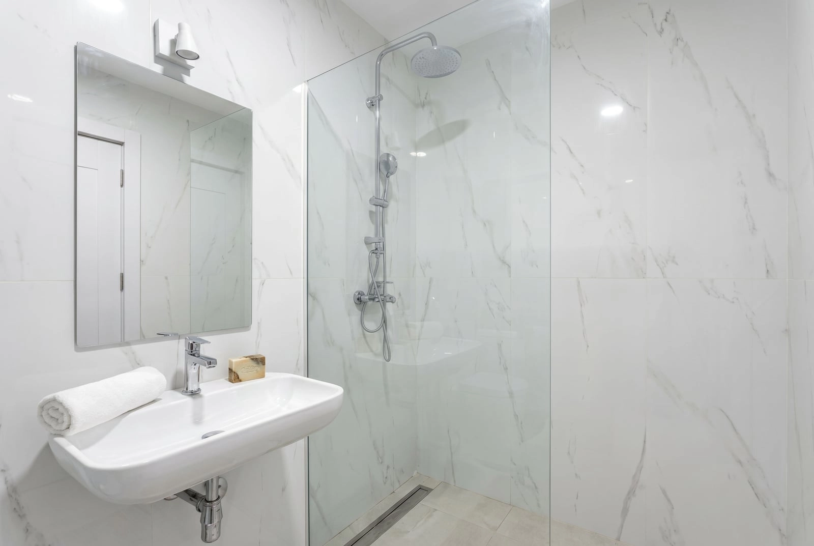 Namjesten-studio-od-33-m²-u-Becicima-Budva-6 Izdavanje: Stan 33 m² – Bečići, Budva — fotografija 7