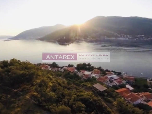 Plac 6.435 m² – Lepetane, Tivat — fotografija 2