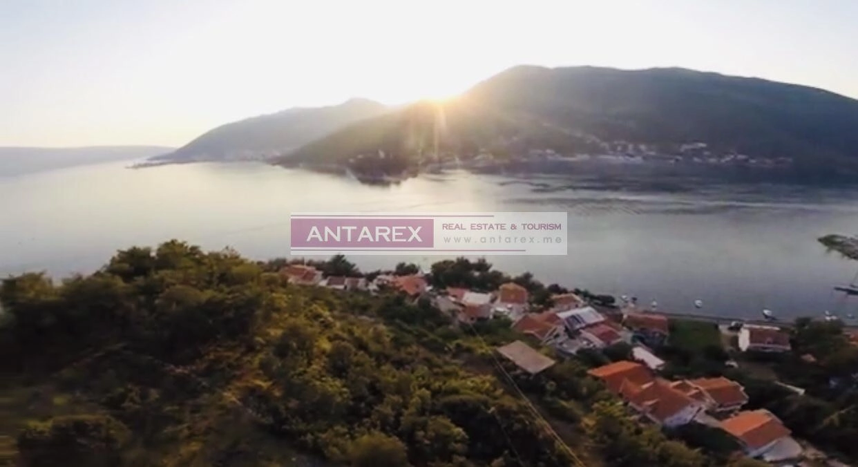 Plac-sa-pogledom-na-Bokokotorski-zaliv-Lepetane-Tivat-1 Plac 6.435 m² – Lepetane, Tivat — fotografija 2