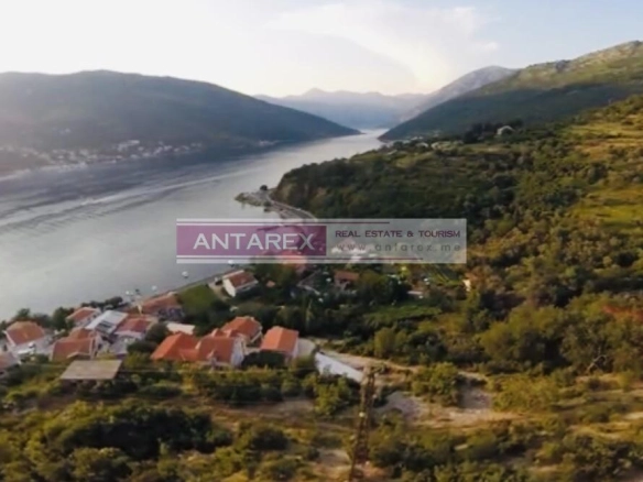 Plac 6.435 m² – Lepetane, Tivat — fotografija 3