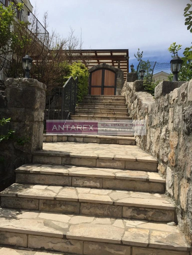 Trospratna-kuca-u-kompleksu-Vranovici-Kotor-14 Kuća 113 m² – Kotor — fotografija 15