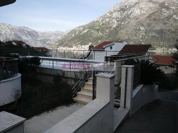 Trosoban stan 124 m² – Stoliv, Kotor — fotografija 9