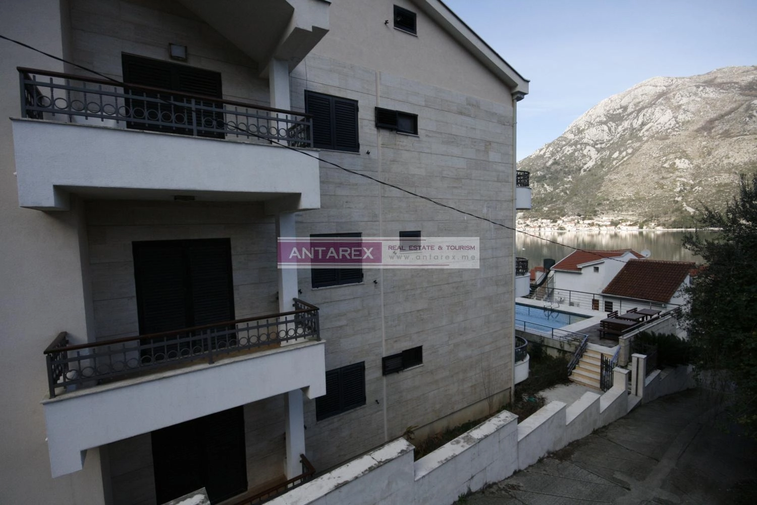 Trosoban stan 124 m² – Stoliv, Kotor — fotografija 10