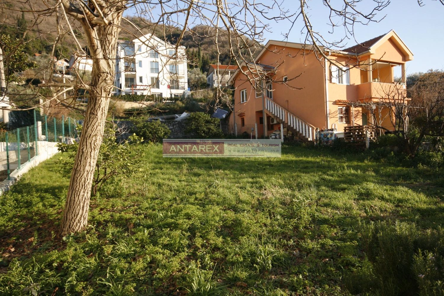 Plot-s-pogledom-na-more-u-Lepetanima-Tivat-1 Plac 337 m² – Lepetane, Tivat — fotografija 2