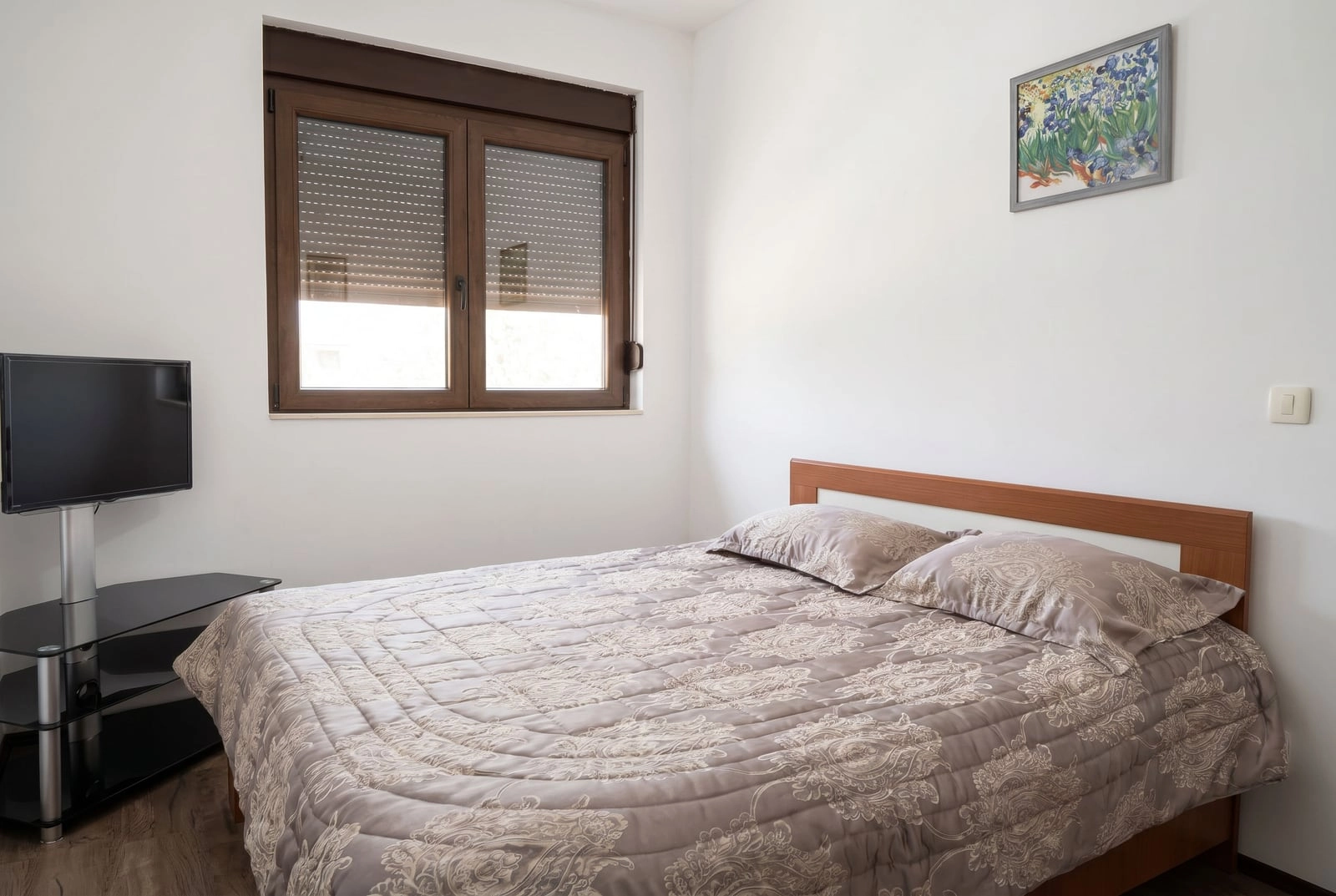 Dvosoban-stan-sa-terasom-u-Budvi-blizu-mora-4 Izdavanje: Dvosoban stan 59 m² – Budva — fotografija 5