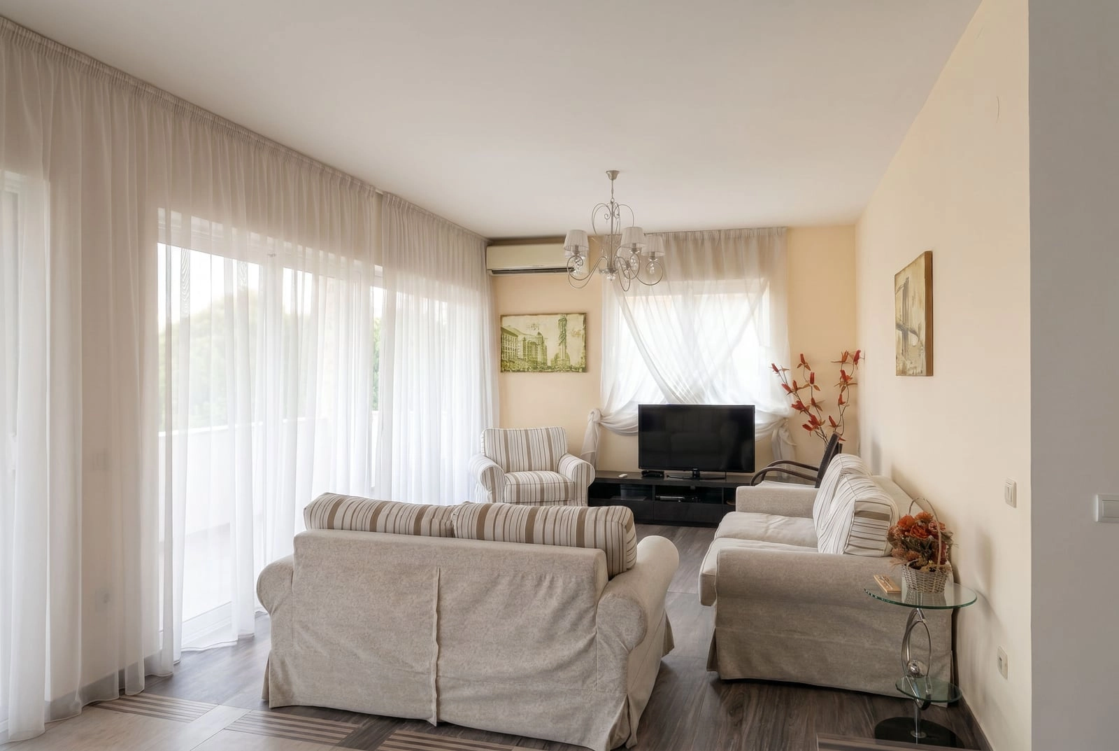 Trosoban-stan-s-pogledom-na-more-u-Kumboru-Herceg-Novi-1 Trosoban stan 102 m² – Kumbor, Herceg Novi — fotografija 2
