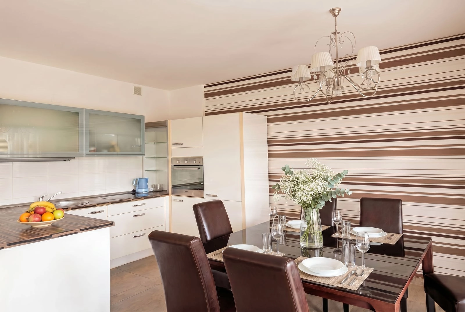 Trosoban-stan-s-pogledom-na-more-u-Kumboru-Herceg-Novi-7 Trosoban stan 102 m² – Kumbor, Herceg Novi — fotografija 8