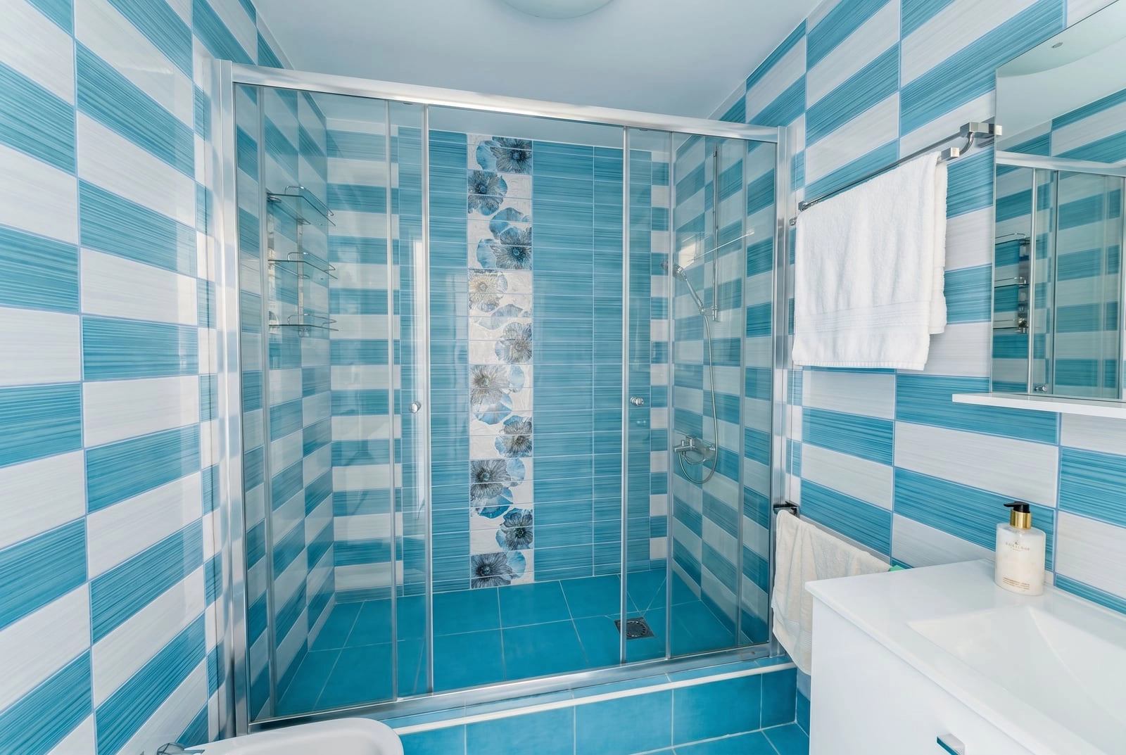 Trosoban-stan-s-pogledom-na-more-u-Kumboru-Herceg-Novi-12 Trosoban stan 102 m² – Kumbor, Herceg Novi — fotografija 13