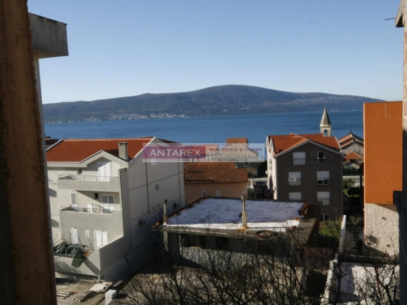 Nedovršena kuća s pogledom na more u Donjoj Lastvi