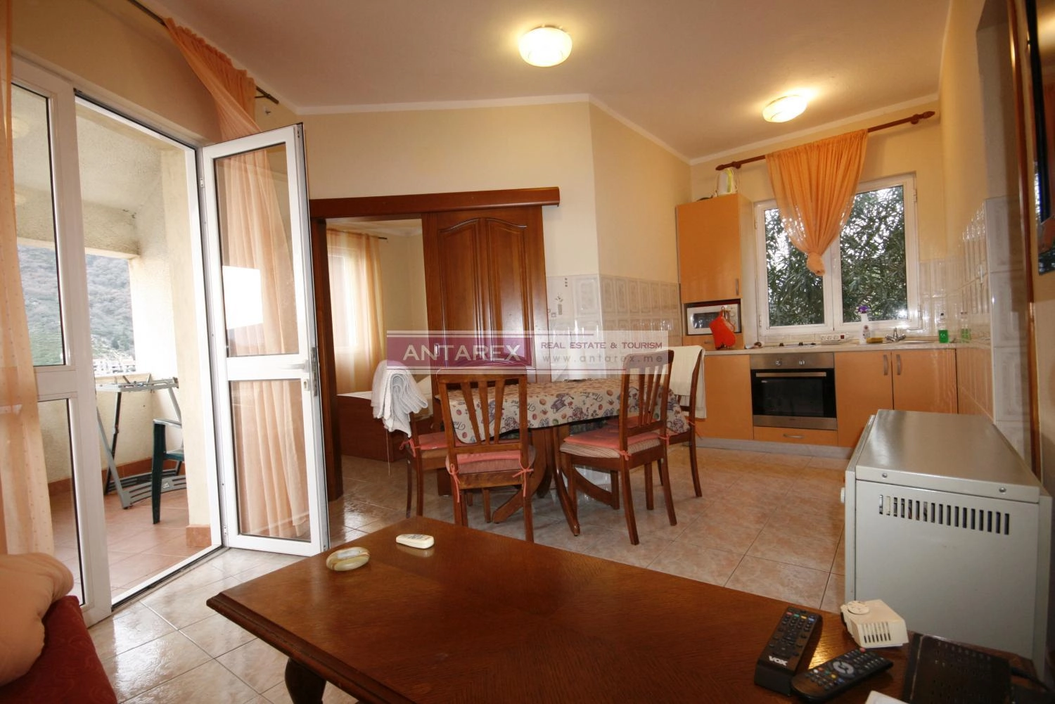 Kuca-u-prvoj-liniji-do-mora-Lepetane-Tivat-8 Kuća 257 m² – Lepetane, Tivat — fotografija 9