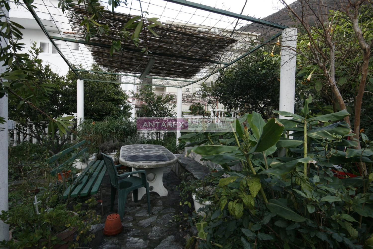Kuca-u-prvoj-liniji-do-mora-Lepetane-Tivat-10 Kuća 257 m² – Lepetane, Tivat — fotografija 11