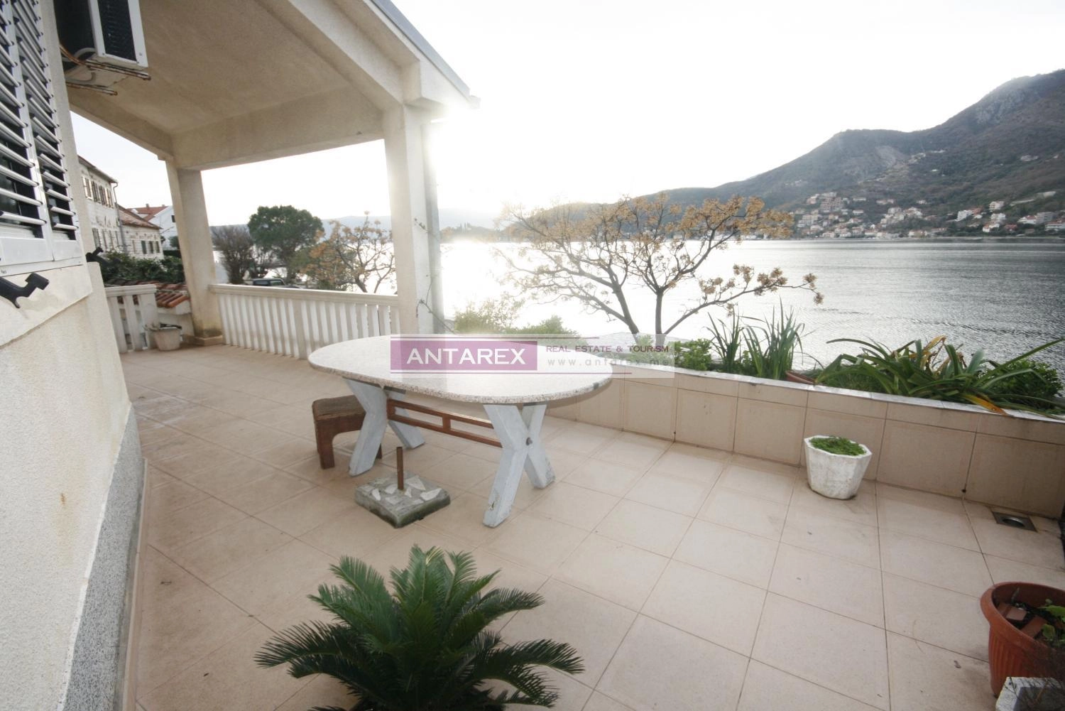 Kuca-u-prvoj-liniji-do-mora-Lepetane-Tivat-11 Kuća 257 m² – Lepetane, Tivat — fotografija 12