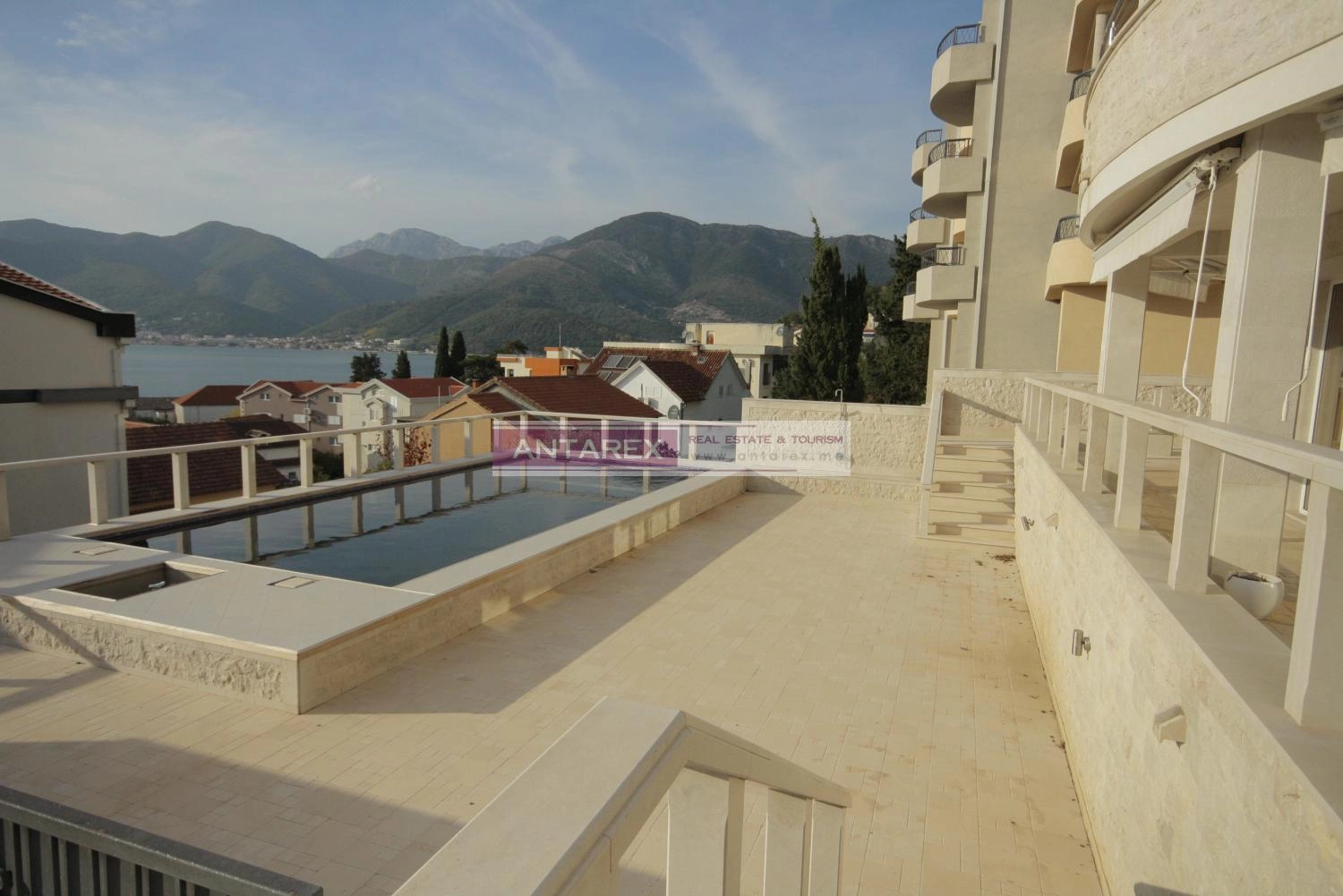 Dvosoban-stan-sa-bazenom-u-Donjoj-Lastvi-Tivat Dvosoban stan sa bazenom u Donjoj Lastvi