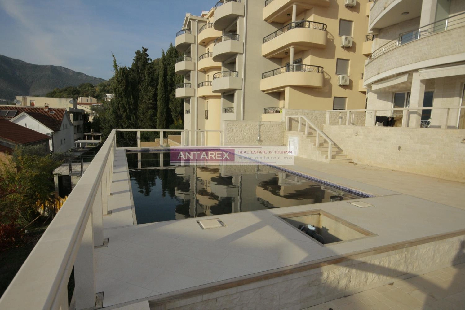 Dvosoban-stan-sa-bazenom-u-Donjoj-Lastvi-Tivat-1 Dvosoban stan 174 m² – Donja Lastva, Tivat — fotografija 2