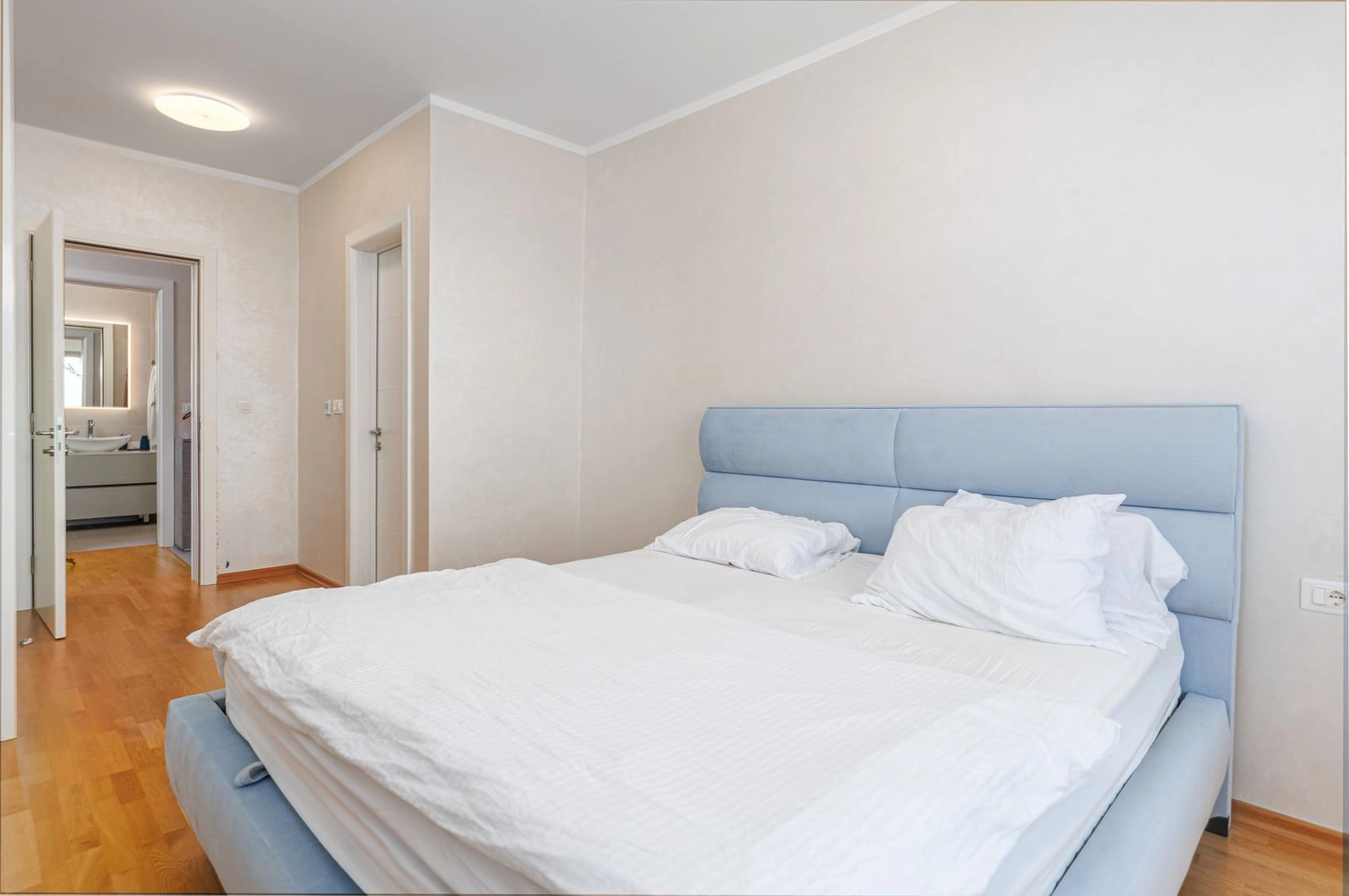 Dvosoban-stan-sa-terasom-u-Becicima-Budva-11 Dvosoban stan 104 m² – Bečići, Budva — fotografija 12