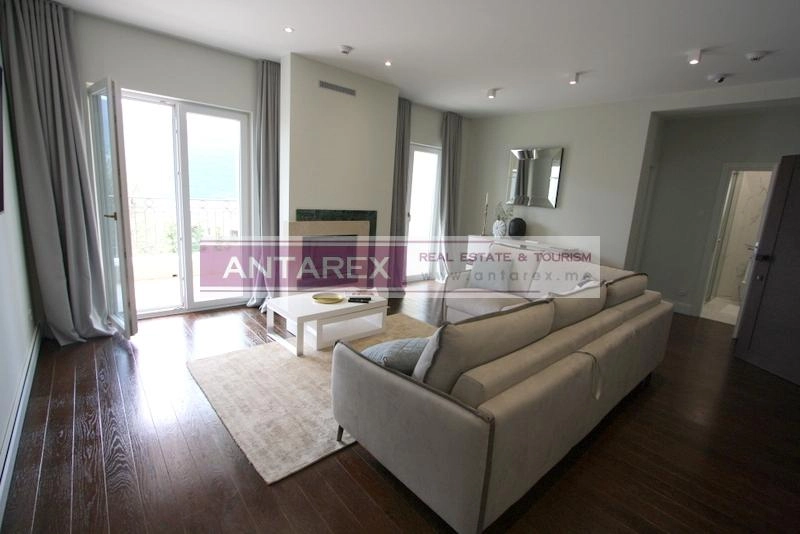 Trosoban-stan-u-kompleksu-u-Kumboru-Herceg-Novi-1 Trosoban stan 165 m² – Kumbor, Herceg Novi — fotografija 2