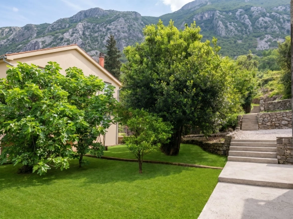 Plac 900 m² – Dobrota, Kotor — fotografija 9