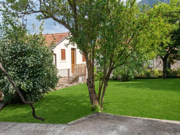 Plac 900 m² – Dobrota, Kotor — fotografija 10