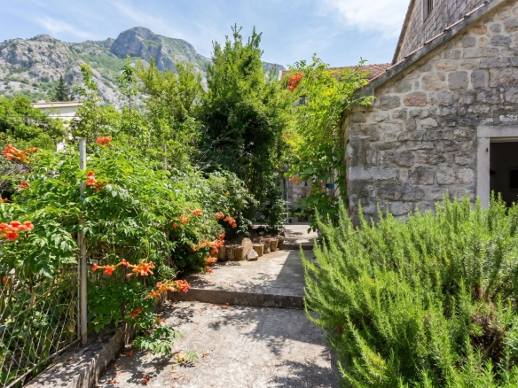 Plac 900 m² – Dobrota, Kotor — fotografija 15