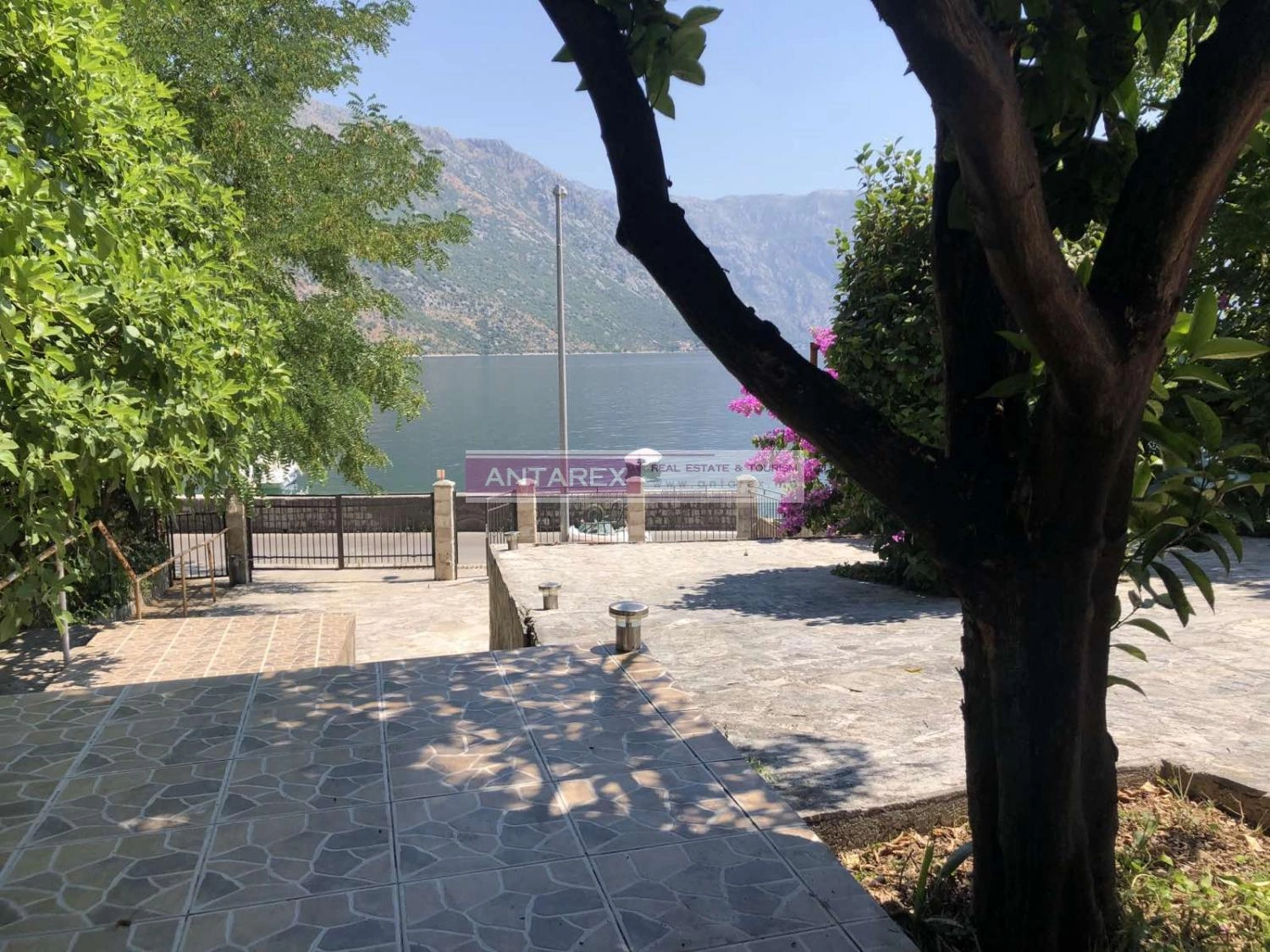 Kuca-na-prvoj-liniji-u-Stolivu-Kotor-3 Kuća 102 m² – Stoliv, Kotor — fotografija 4