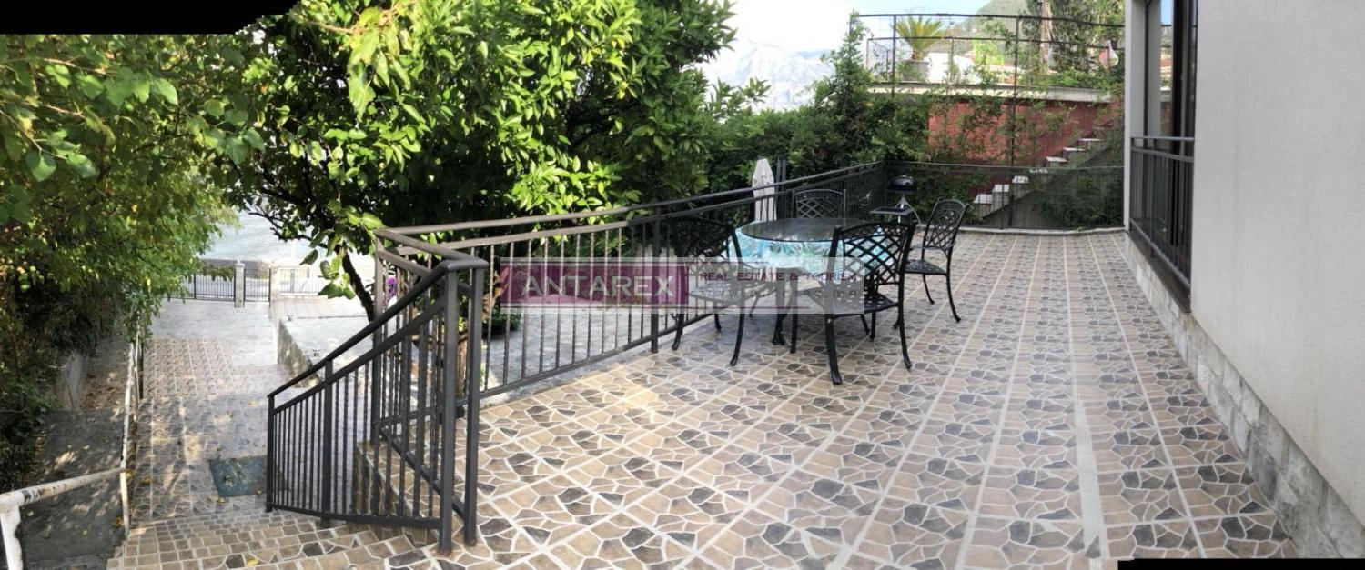 Kuca-na-prvoj-liniji-u-Stolivu-Kotor-13 Kuća 102 m² – Stoliv, Kotor — fotografija 14