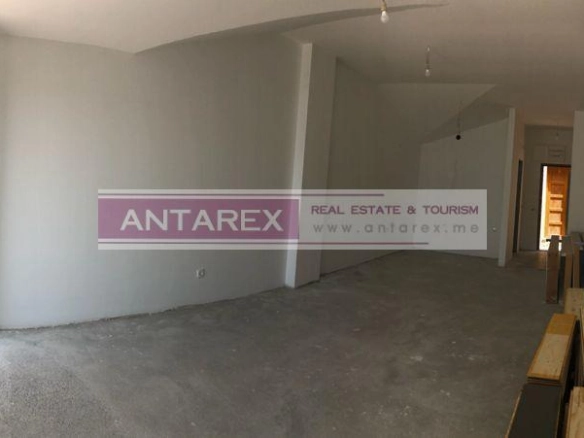Trosoban stan 97 m² – Tivat — fotografija 4