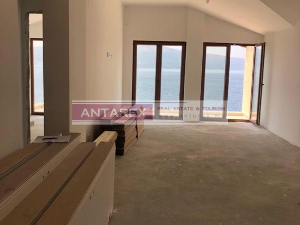 Trosoban stan 97 m² – Tivat — fotografija 5