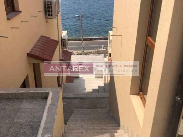 Trosoban stan 97 m² – Tivat — fotografija 7