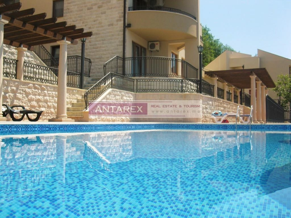 Garsonjera-33-m²-u-kompleksu-sa-bazenima-Herceg-Novi-6 Garsonjera 33 m² – Herceg Novi — fotografija 7