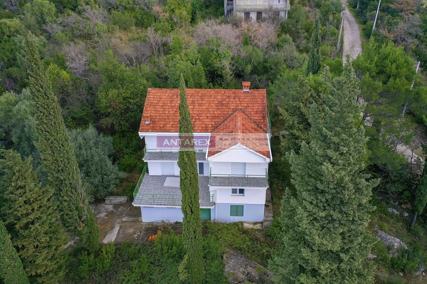 Nova-kuca-sa-velikim-placem-u-Igalu-Herceg-Novi-1 Kuća 331 m² – Igalo, Herceg Novi — fotografija 2