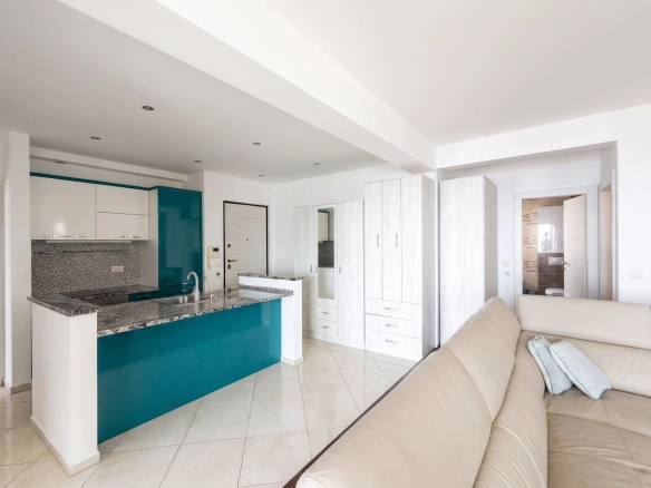 Izdavanje: Trosoban stan 91 m² – Bečići, Budva — fotografija 2