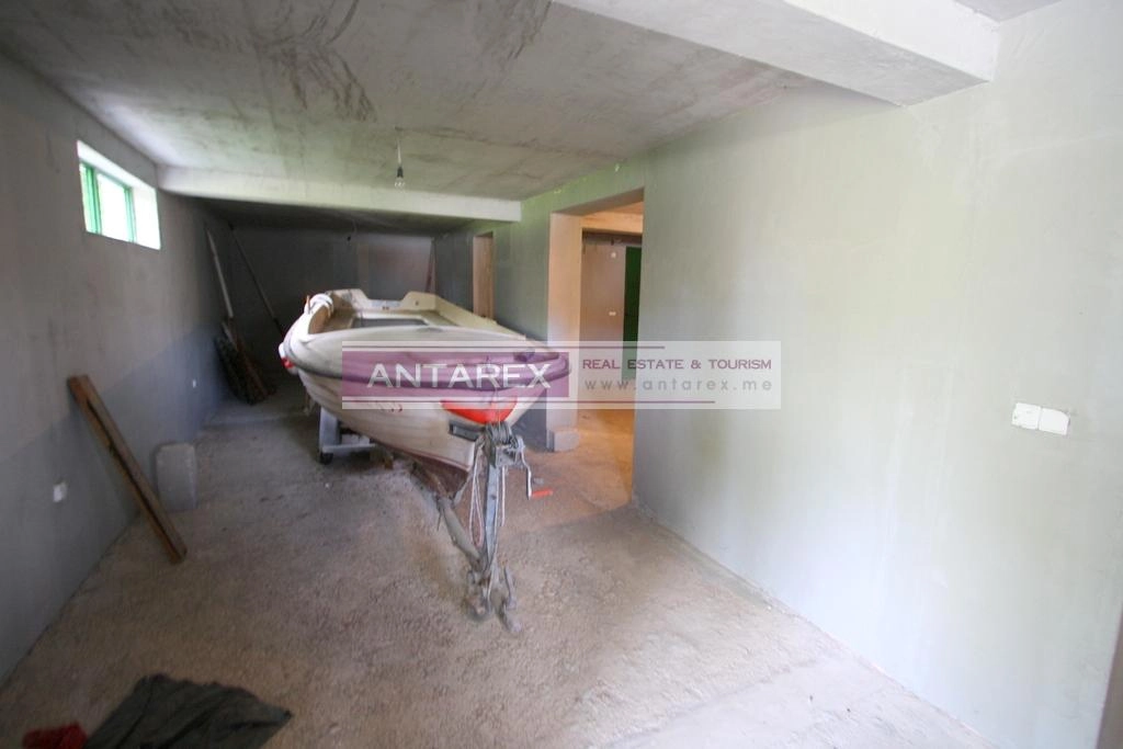 Nova-kuca-sa-velikim-placem-u-Igalu-Herceg-Novi-12 Kuća 331 m² – Igalo, Herceg Novi — fotografija 13