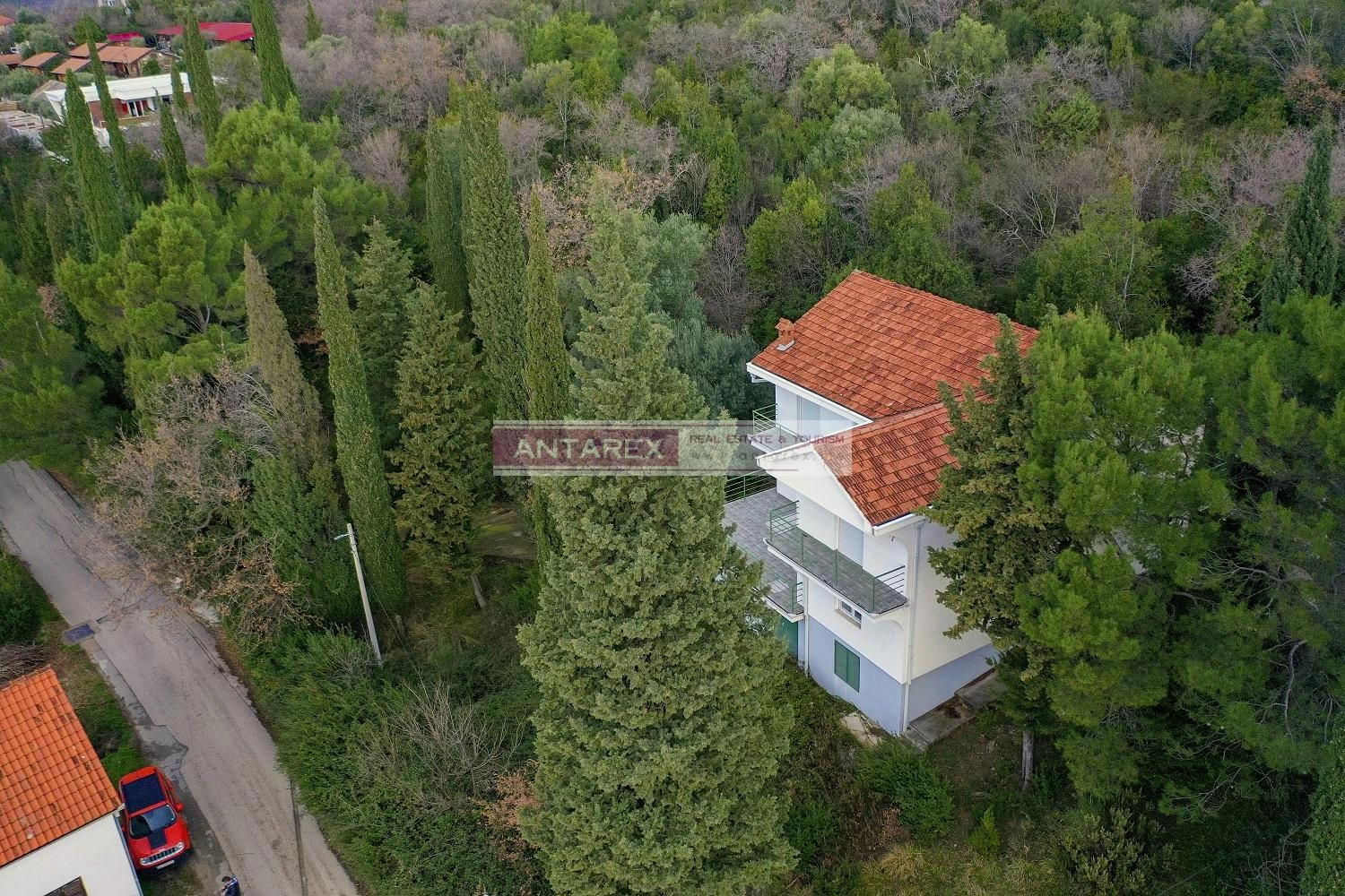 Nova-kuca-sa-velikim-placem-u-Igalu-Herceg-Novi-13 Kuća 331 m² – Igalo, Herceg Novi — fotografija 14