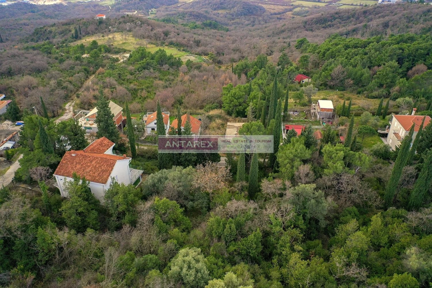 Nova-kuca-sa-velikim-placem-u-Igalu-Herceg-Novi-14 Kuća 331 m² – Igalo, Herceg Novi — fotografija 15