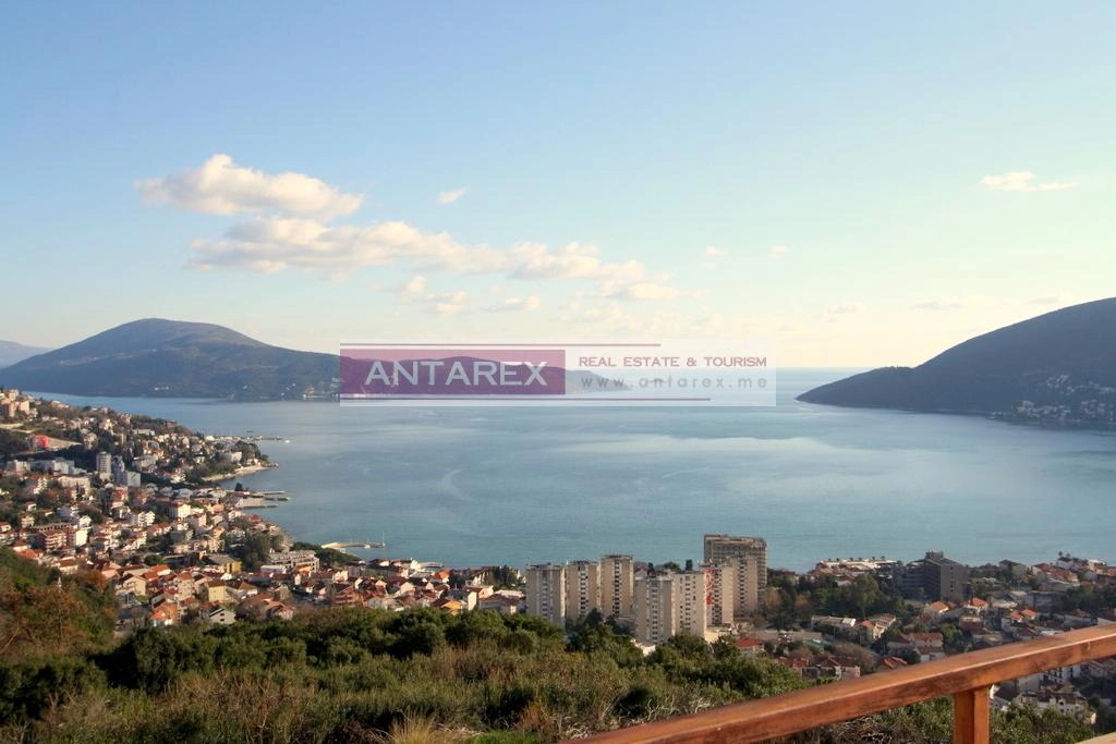 Kuca-sa-pogledom-na-zaliv-u-Suscepanu-Herceg-Novi Kuća sa pogledom na zaliv u Suščepanu