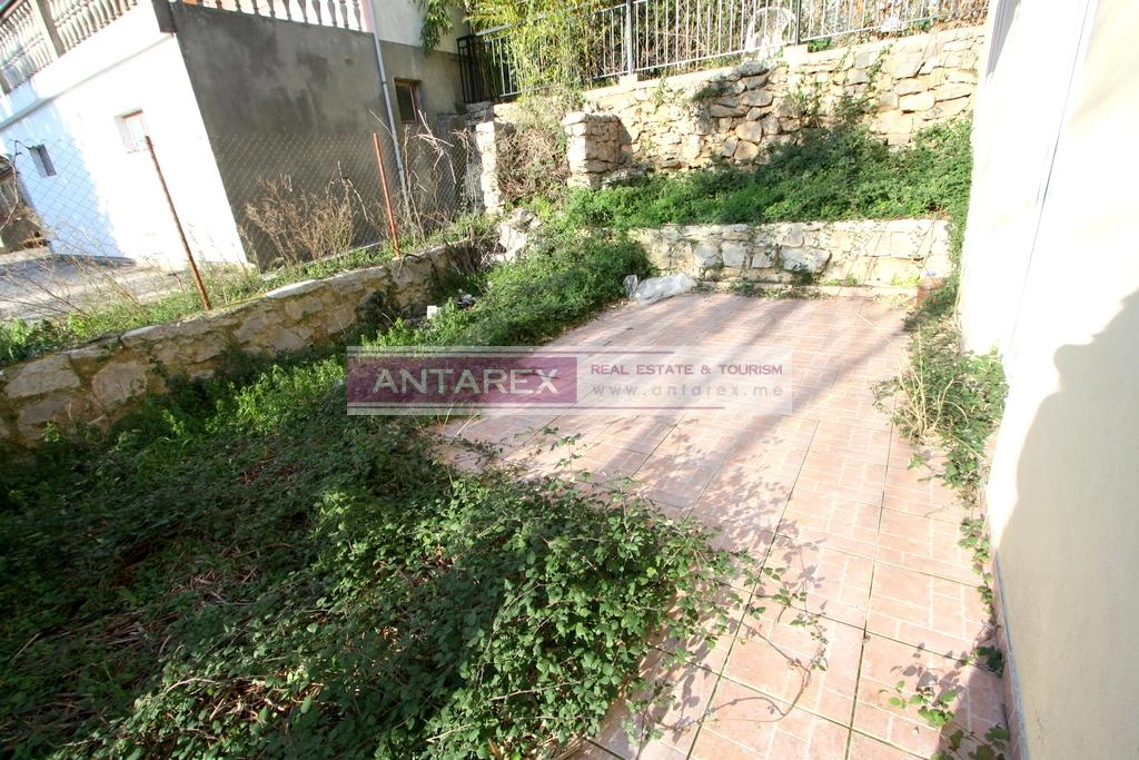 Kuca-sa-pogledom-na-zaliv-u-Suscepanu-Herceg-Novi-3 Kuća 140 m² – Sušćepan, Herceg Novi — fotografija 4