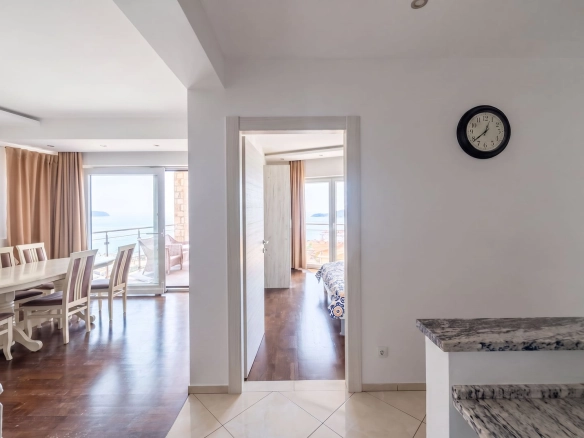 Izdavanje: Trosoban stan 91 m² – Bečići, Budva — fotografija 7