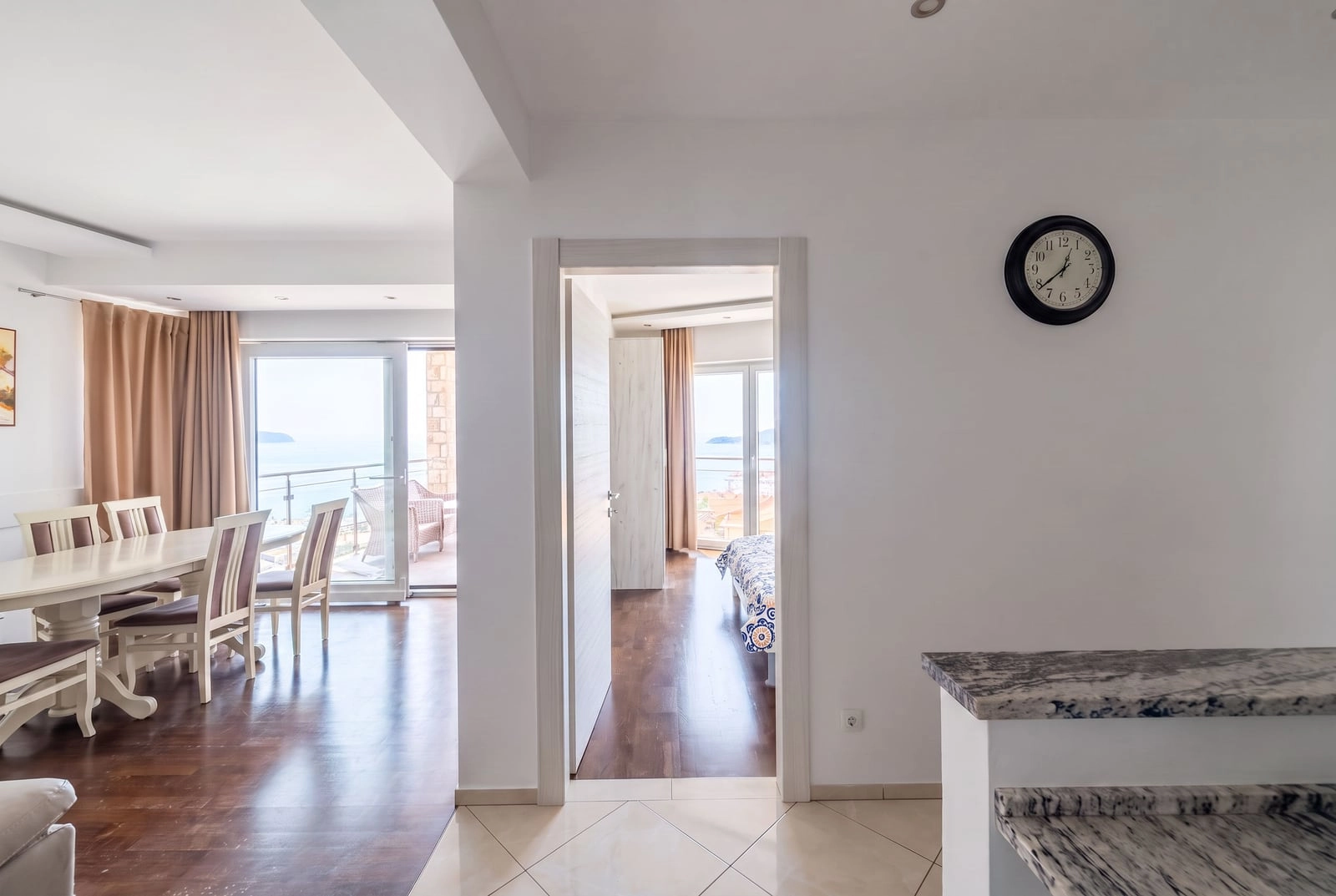 Trosoban-stan-u-kompleksu-MonteDreams-Light-Becici-Budva-6 Izdavanje: Trosoban stan 91 m² – Bečići, Budva — fotografija 7