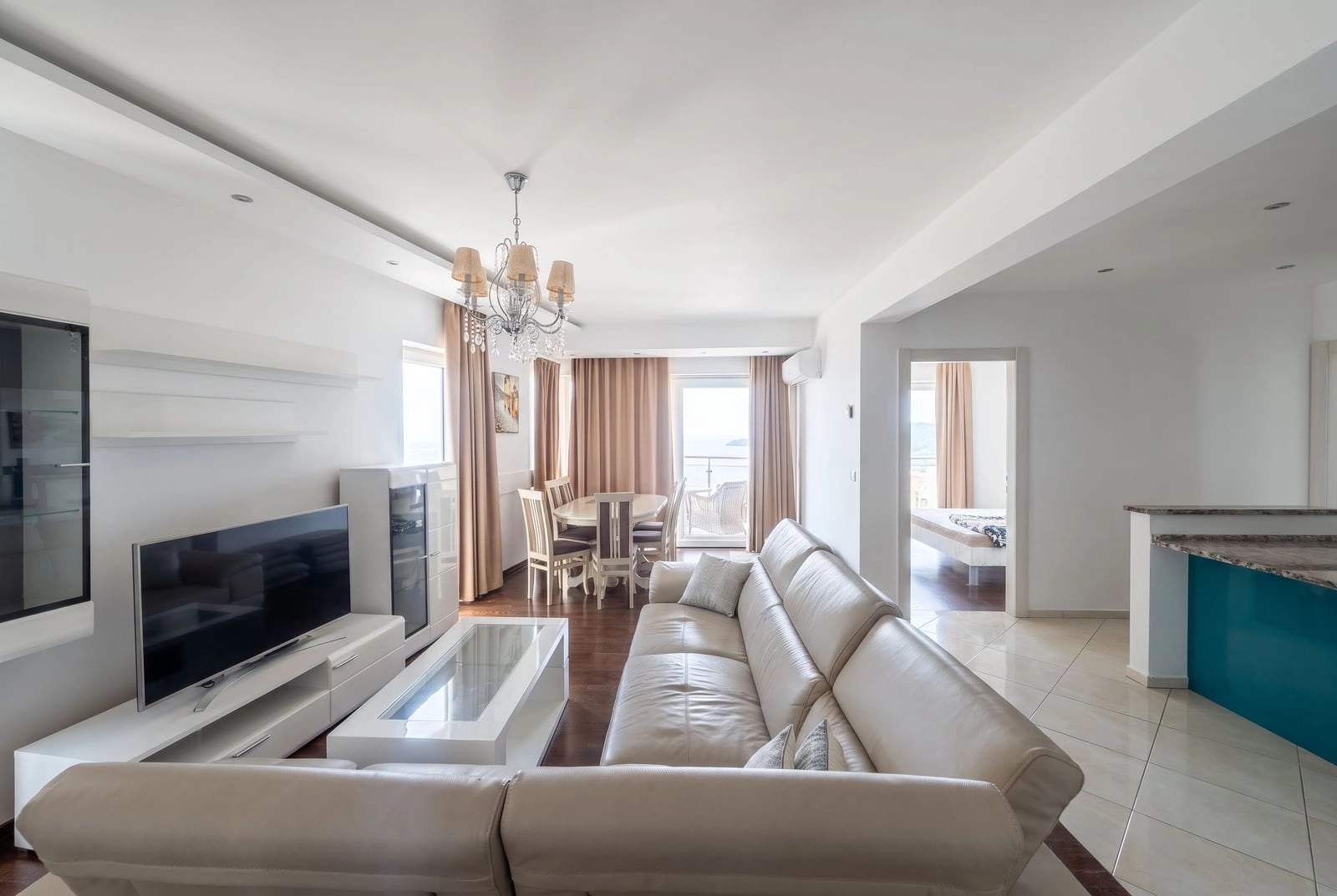 Trosoban-stan-u-kompleksu-MonteDreams-Light-Becici-Budva-7 Izdavanje: Trosoban stan 91 m² – Bečići, Budva — fotografija 8