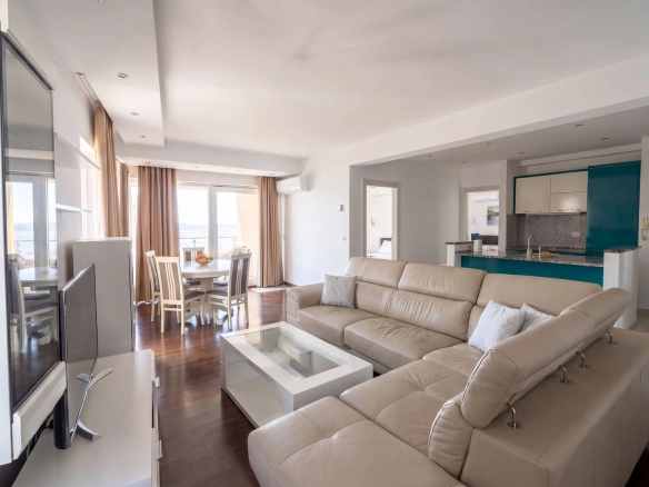 Izdavanje: Trosoban stan 91 m² – Bečići, Budva — fotografija 9