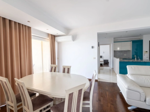 Izdavanje: Trosoban stan 91 m² – Bečići, Budva — fotografija 11