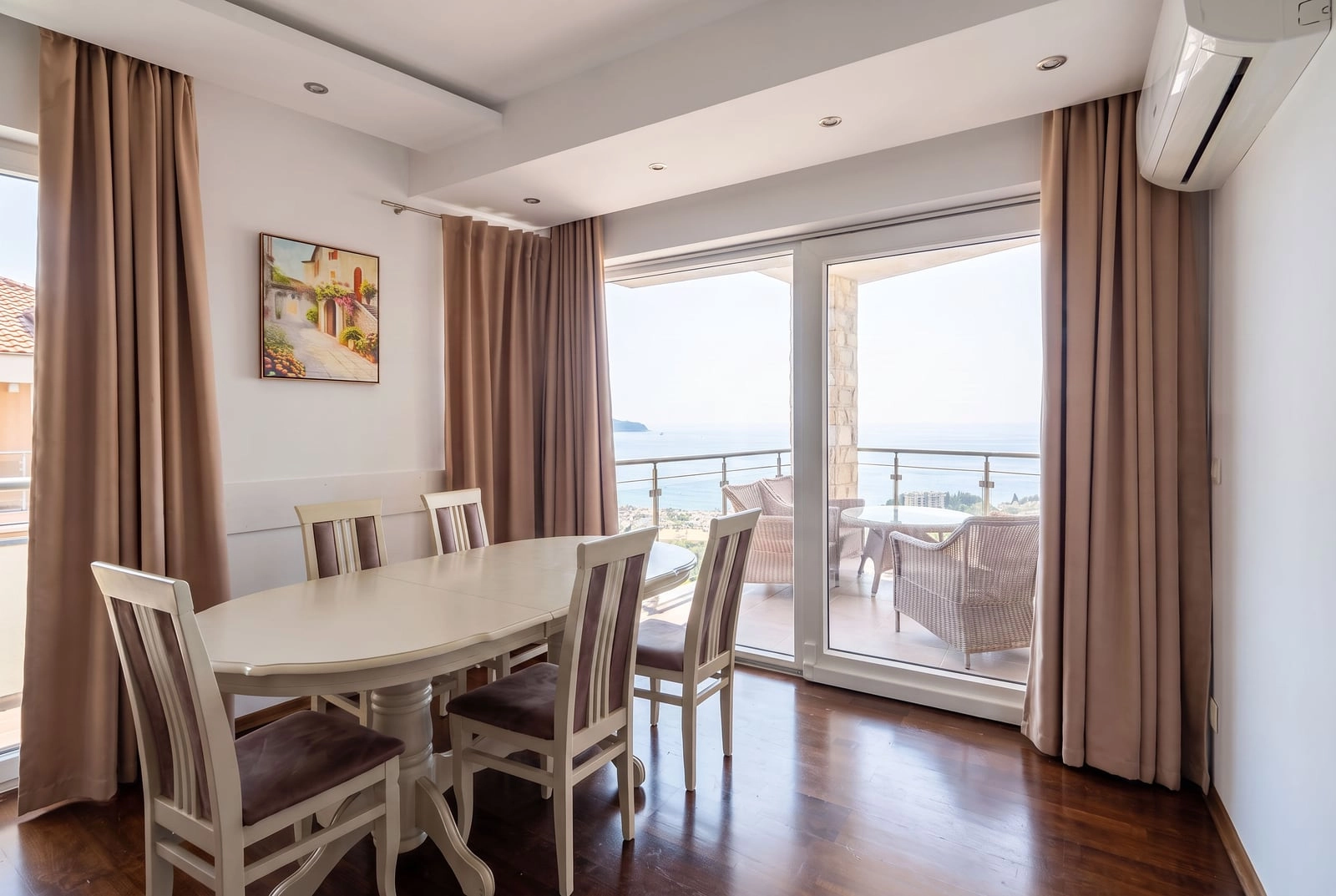 Trosoban-stan-u-kompleksu-MonteDreams-Light-Becici-Budva-12 Izdavanje: Trosoban stan 91 m² – Bečići, Budva — fotografija 13