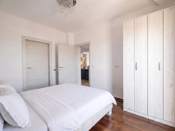Izdavanje: Trosoban stan 91 m² – Bečići, Budva — fotografija 20