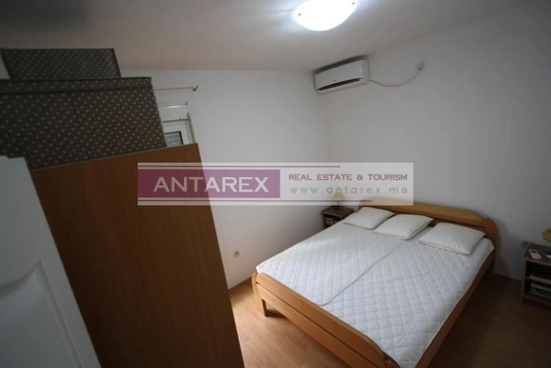 Kuca-sa-dvoristem-u-Baosicima-Herceg-Novi-4 Kuća 180 m² – Baošići, Herceg Novi — fotografija 5