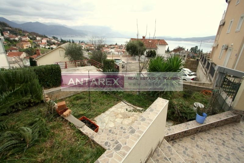 Kuca-sa-dvoristem-u-Baosicima-Herceg-Novi-8 Kuća 180 m² – Baošići, Herceg Novi — fotografija 9