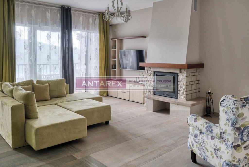 Trosoban-dupleks-stan-u-Kumboru-Herceg-Novi-1 Trosoban stan 135 m² – Kumbor, Herceg Novi — fotografija 2