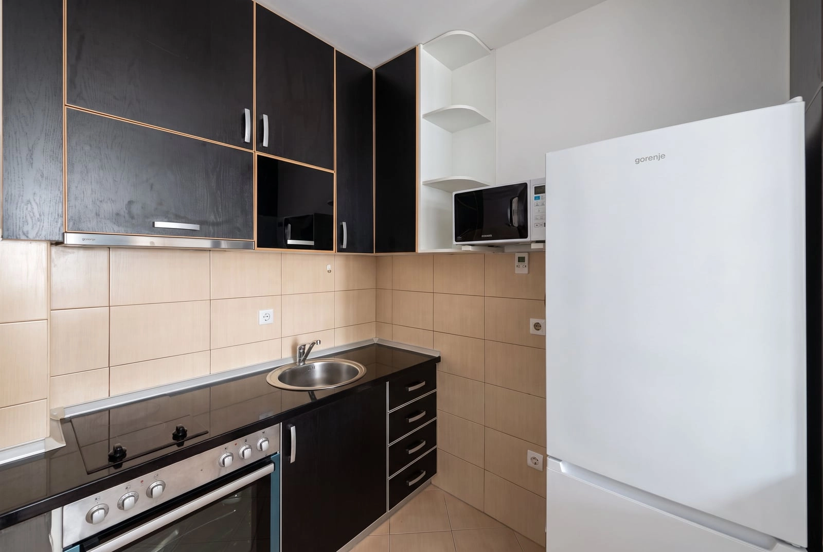 Jednosoban-stan-sa-terasom-u-Budvi-8 Jednosoban stan 53 m² – Budva — fotografija 9